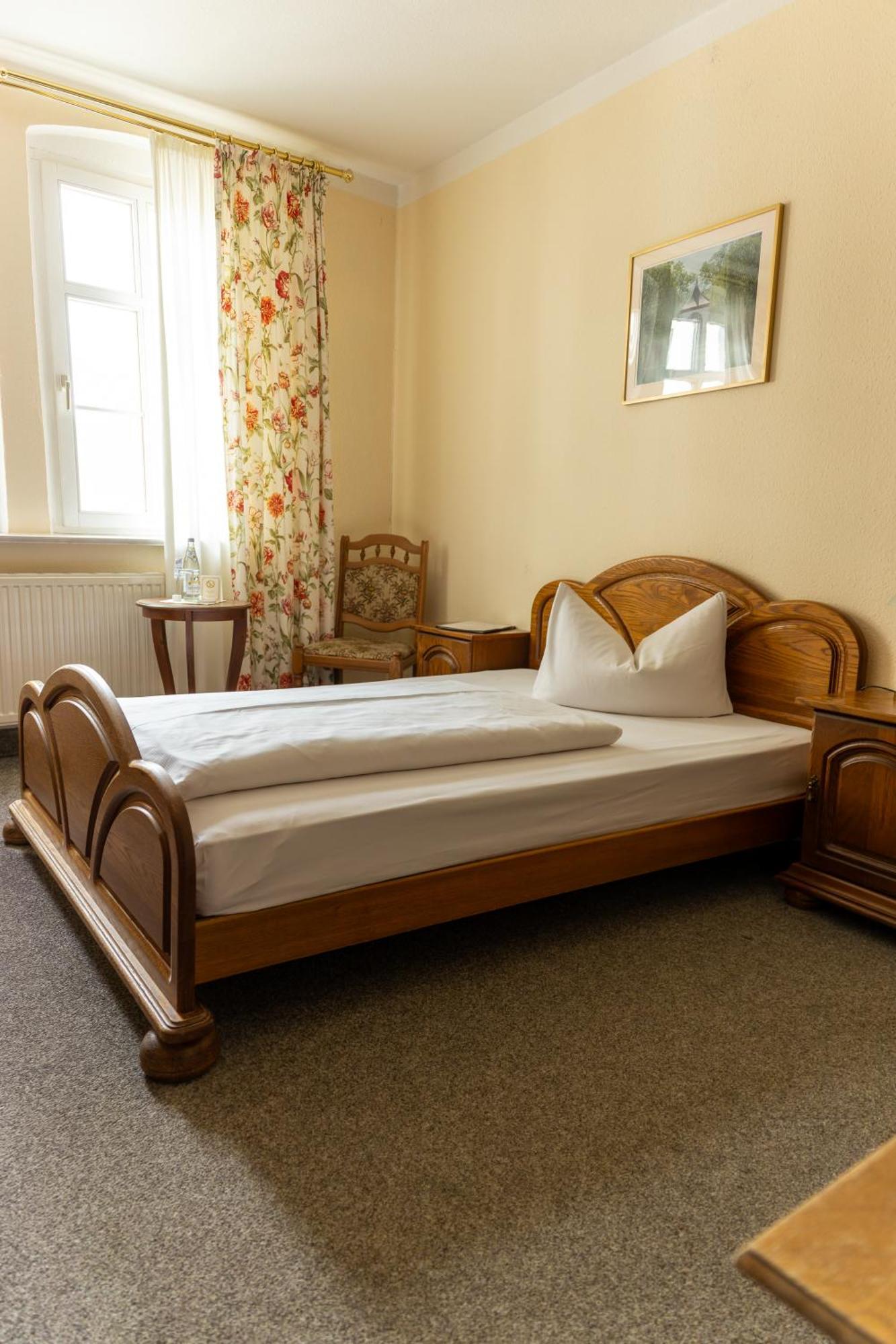 Hotel Anker Saalfeld Saale Екстериор снимка