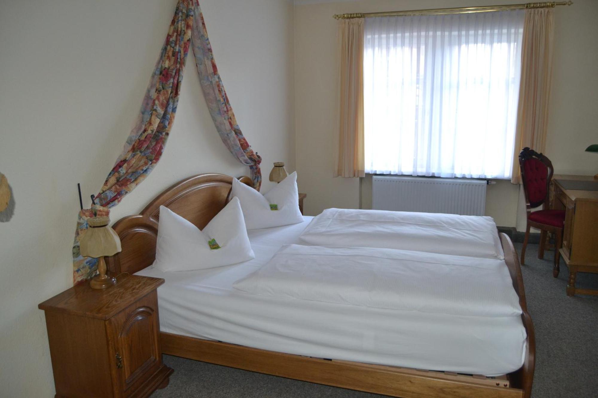 Hotel Anker Saalfeld Saale Стая снимка