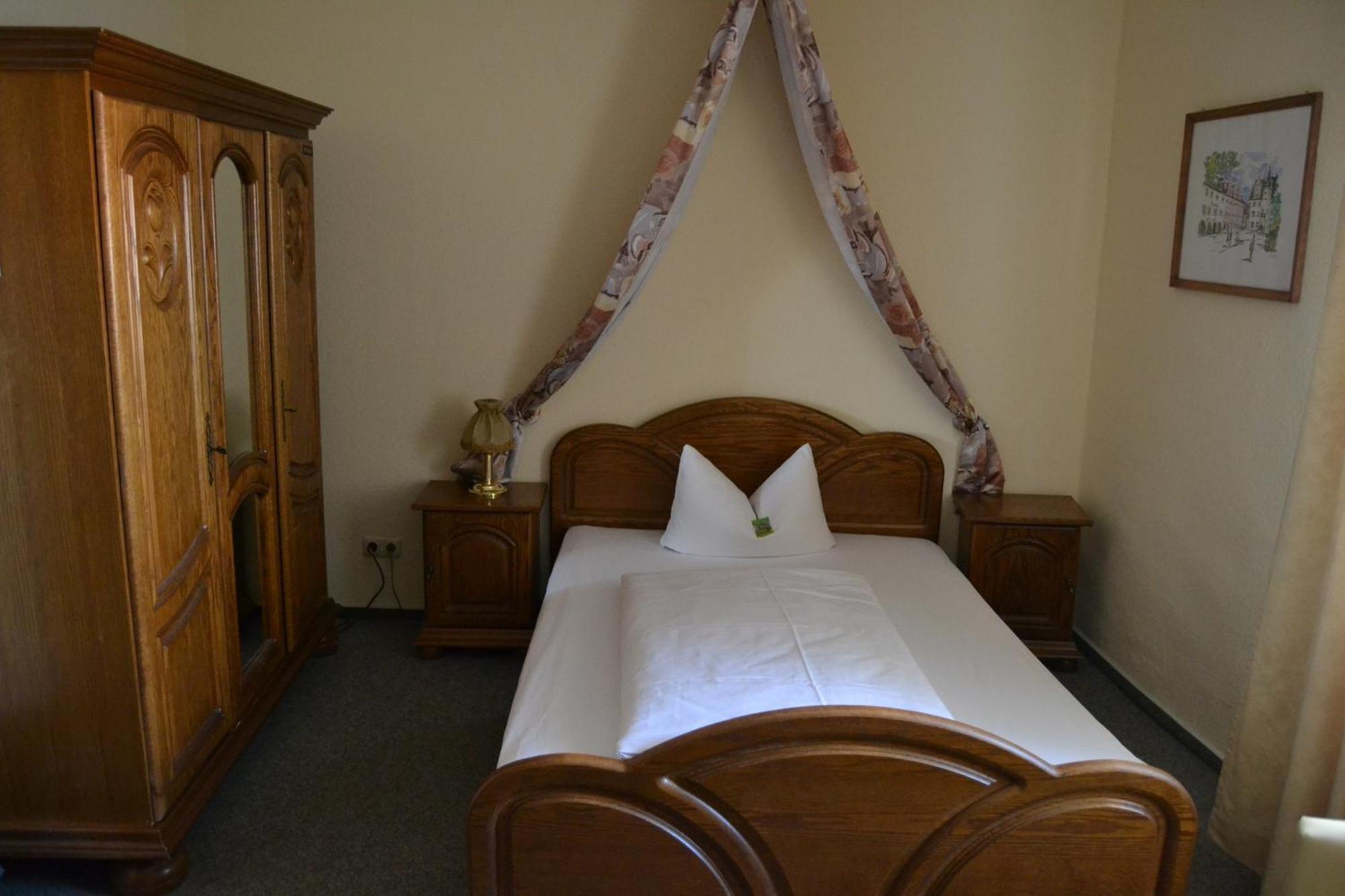 Hotel Anker Saalfeld Saale Стая снимка