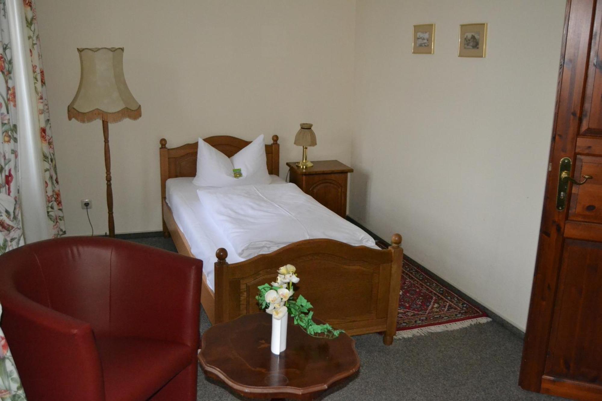Hotel Anker Saalfeld Saale Стая снимка